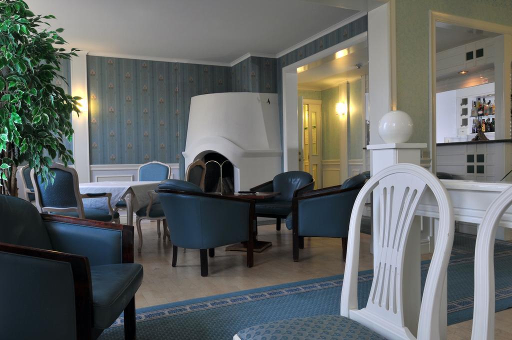 Hotel Vinterpalatset كيرونا المظهر الخارجي الصورة
